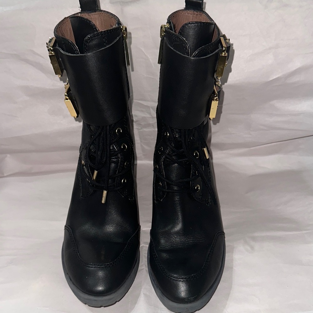 Donald J Pliner; Black  women’s boots. Size 5 1/2.